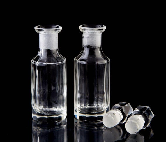 ガラスのアンティーク香水瓶　2本セット ガラスのアンティーク香水瓶 2本セット