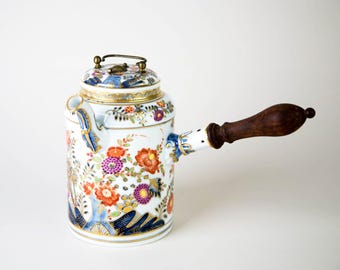 アンティーク磁器ティーカップ、マイセン、昆虫と花、金彩ハイライト