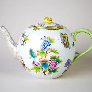 Herend Queen Victoria Teapot & Lid #1602 Vintage Porcelain Hungary