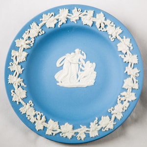 Wedgwood Cream Color on Pale Blue Lavender Jasperware Round Tray Trinket Dish 4&quot;