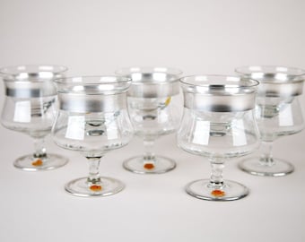 Bicchieri da cocktail per frutti di mare con fascia in argento stile Dorothy Thorpe con fodere Set di 5 bicchieri vintage