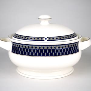 Mikasa Potter&#39;s Touch Aztec Blue 2 Qt. Round Covered Casserole Bowl Vintage Cookware