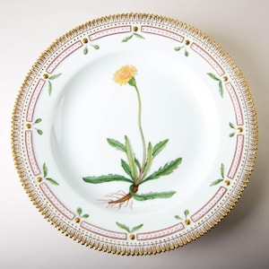 Royal Copenhagen Flora Danica Dinner Plate #3549 Leontodon Hispidus L.