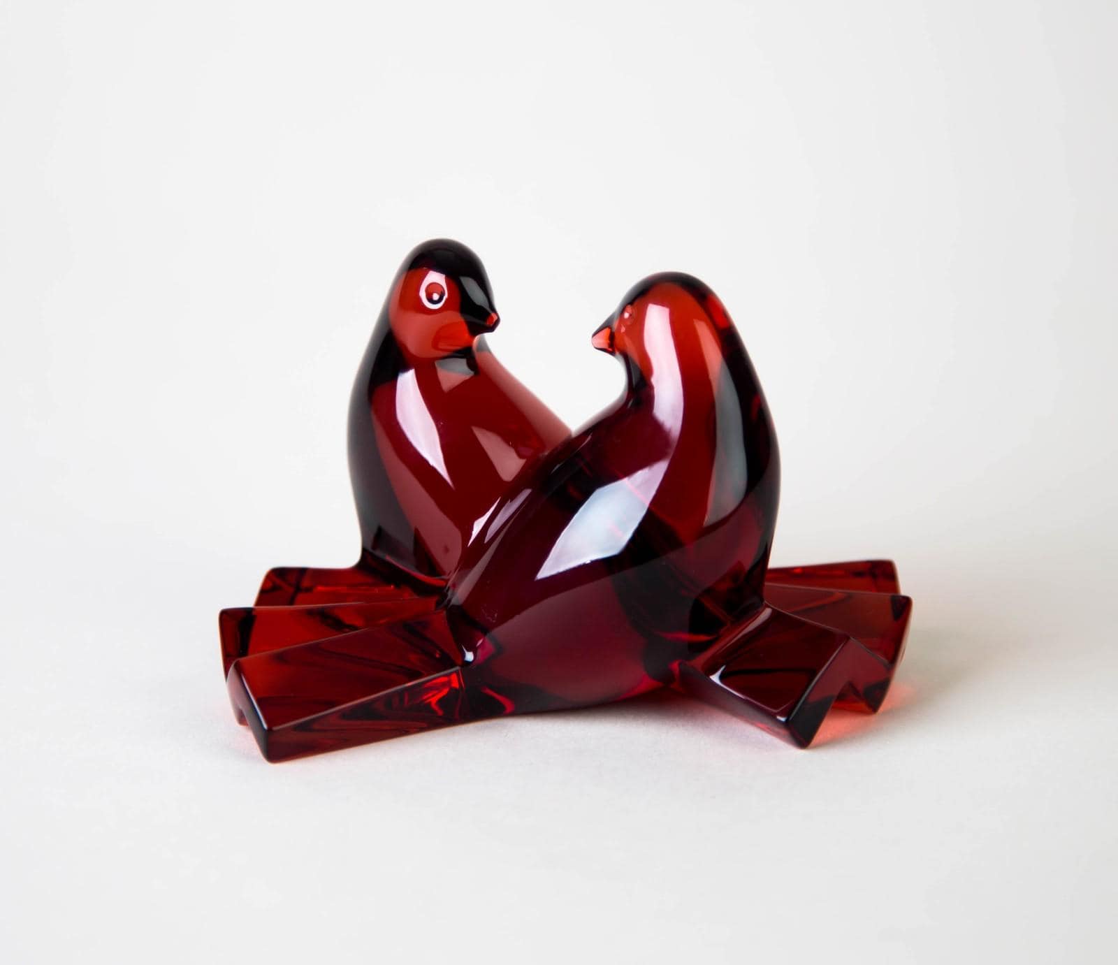 バカラ鳥　 Baccarat Crystal Loving Doves Ruby Baccarat Loving Doves, Ruby | Neiman Marcus