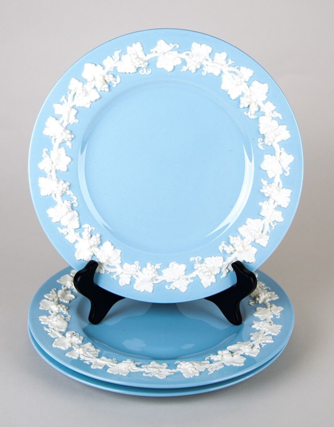 Wedgwood Queensware Cream on Lavender Blue Plain Edge Large Dinner