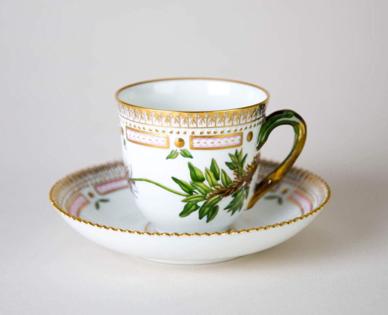 ロイヤル コペンハーゲン フローラ ダニカ カップ & ソーサー #3597