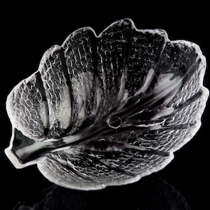 Orrefors Eden Leaf Shaped Bowl Glass Serving Dish Lars Hellsten Design Vintage