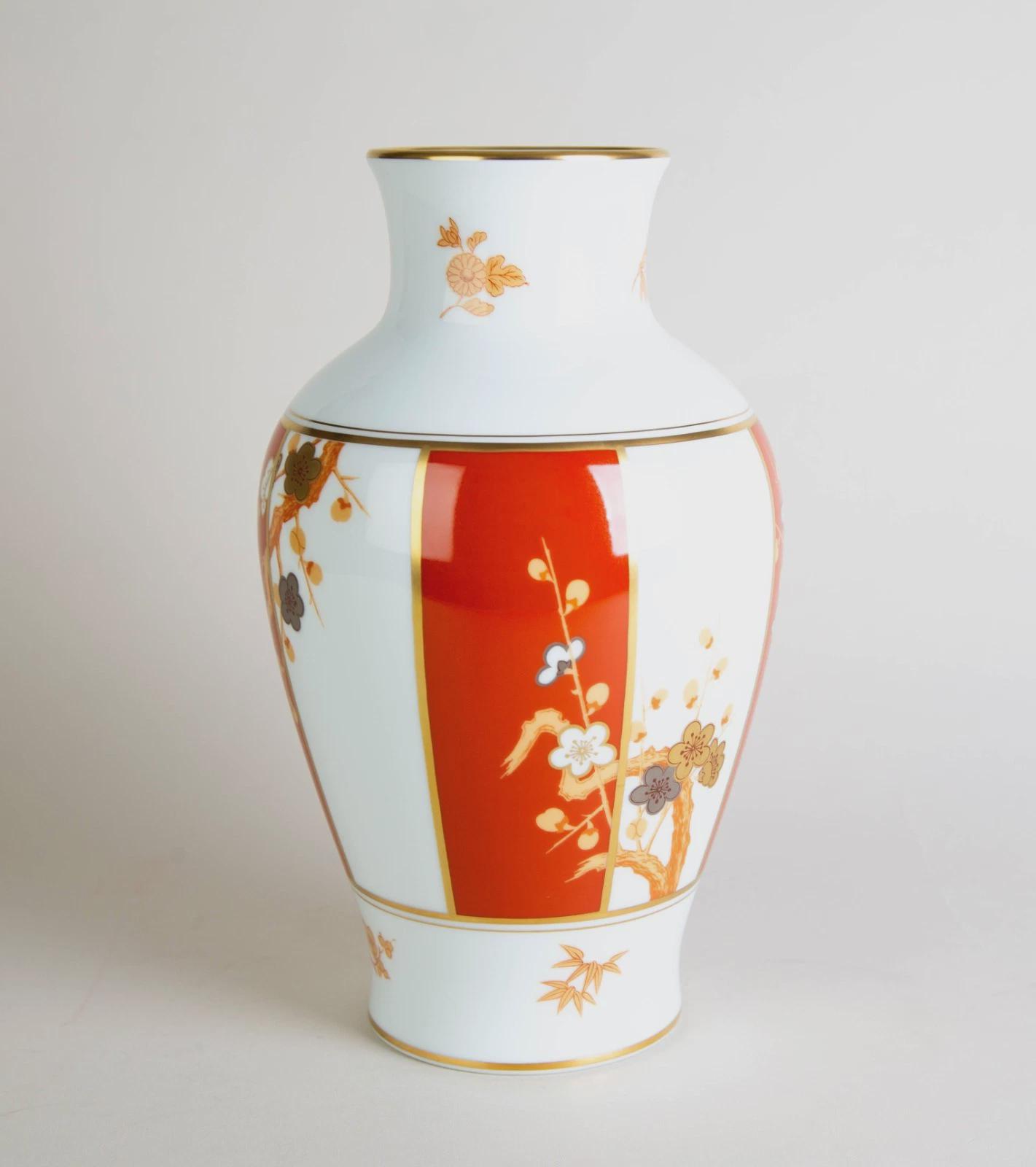 Franklin Mint Okura Noble Plum Blossom Vase 11