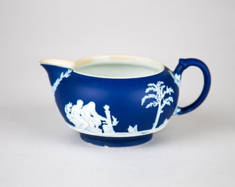 Antik Wedgwood mörkblå Jasperware gräddkanna mjölkkanna England ca 1890-talet