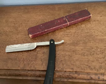 Vintage Clauss Fremont Ohio Straight Razor matching Box