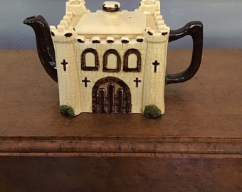 Tony Wood Staffordshire Teapot “Tudor Castle”