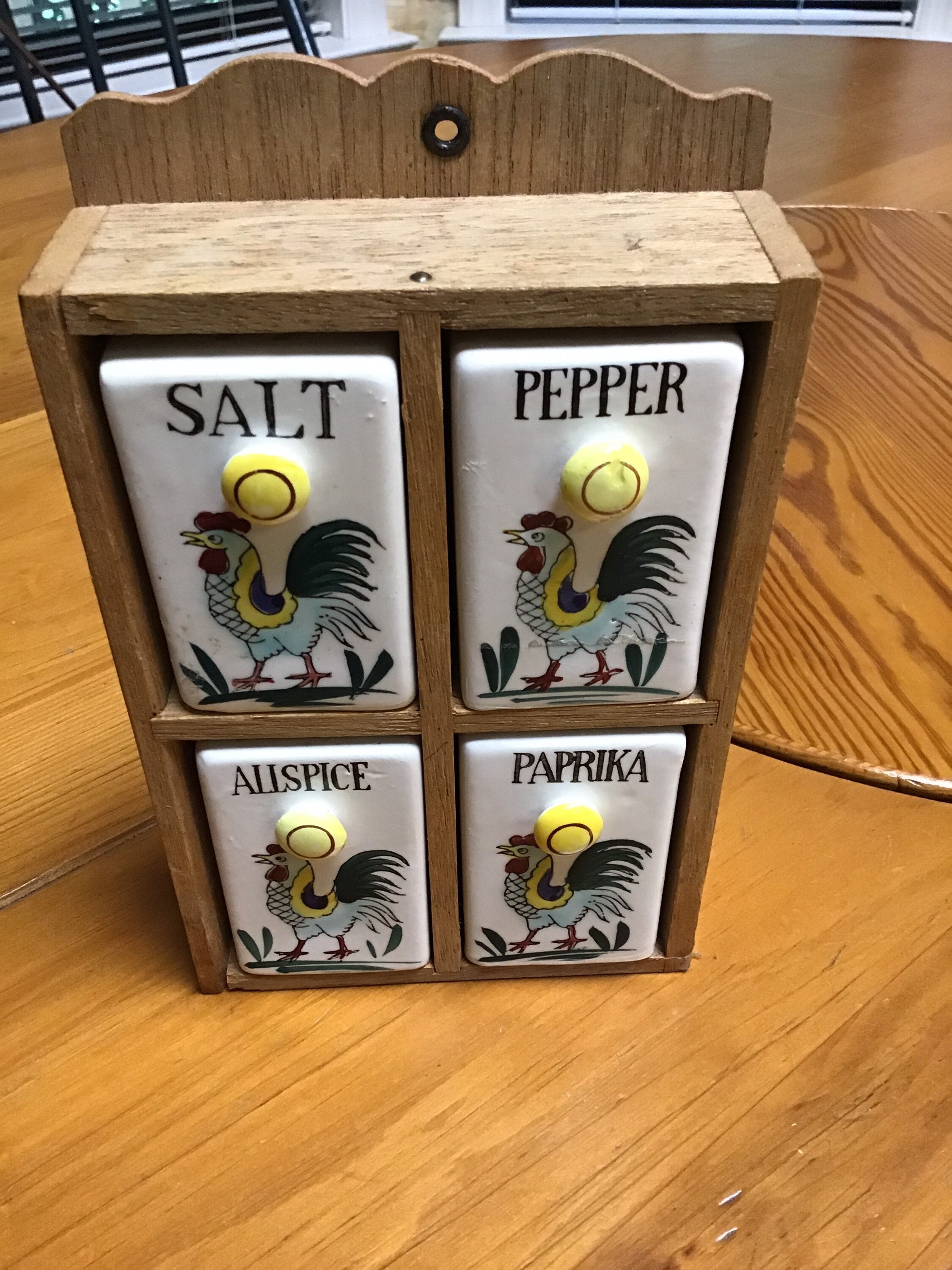 RARE 1950's Rooster Spice Rack Set-vintage Kitchen-spices-vintage