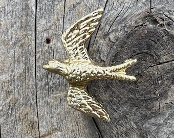 Swallow Bird in Flight Cabinet Drawer Dresser Knob, Cast Iron Knob, Bird in Flight, Swallow in Flight, Bird Knob