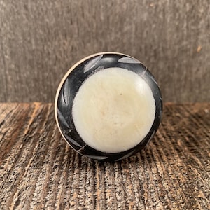 Bone Resin Wood Knob, Round Drawer Knob, Dresser Knob, Cabinet Knob, Cabinet Hardware, Kitchen Door Pulls