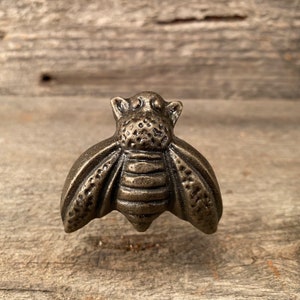 Cast Iron Knob, Honey Bee Knob, Bumble Bee Drawer Pull, Insect Honey Bee Knob, Bug Metal Bronze Knobs, Furniture Knob, Knobs & Pulls