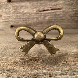Cast Iron Bow Shape Drawer Pull Metal Dresser Drawer Knob, Cabinet Hardware Antique Finish