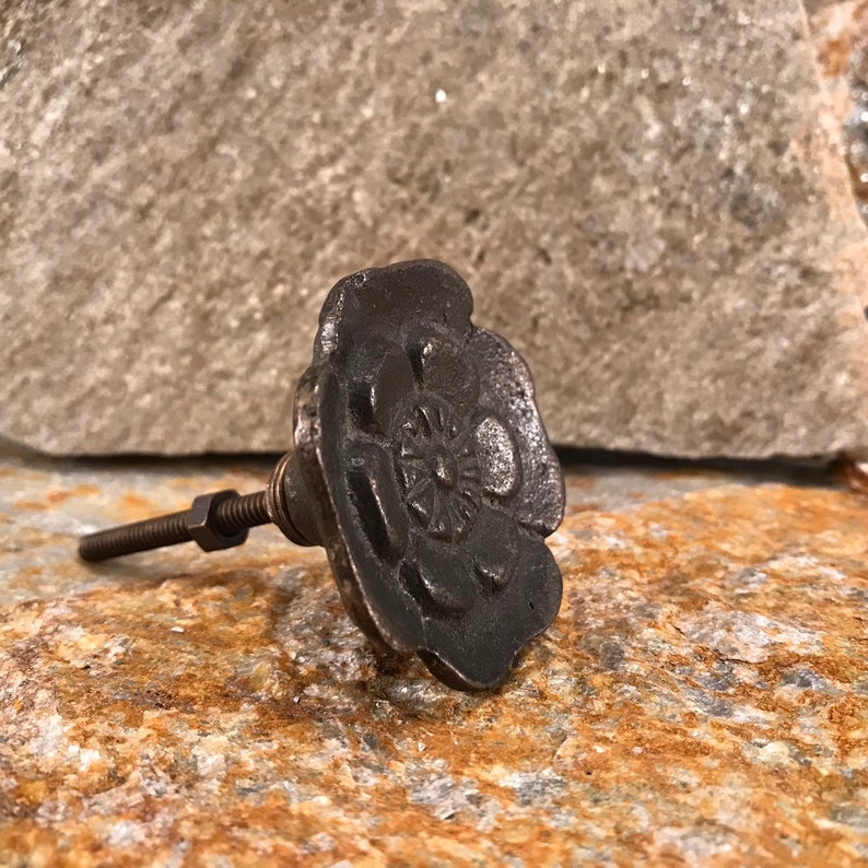 Cabinet Replacement Knob Floral Design Large Flower Bronze Metal Knob Cast Iron Flower Knob Metal Dresser Drawer Pulls Knobs and Pulls