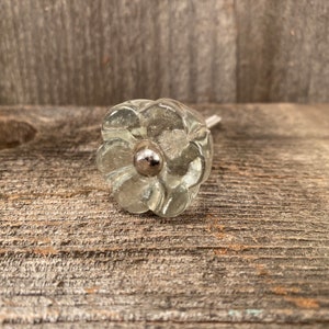Glazen knop, bloemvormige glazen knop, ladeknop bloemen dressoir knop, bloemen gevormde knop, knop hardware vervangende meubelen