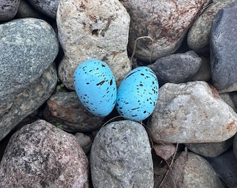 Huevos de madera pintados a mano realistas con motas, juego de 2, suministros para manualidades de bricolaje, sombreros y sombrerería.