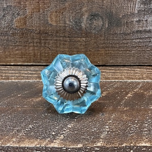 花柄ガラス製キャビネットノブ、ライトブルー、クロームメッキ