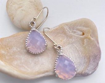 Pendientes de cristal de ópalo rosa / Pendientes de plata martillada marquesa de cristal de ópalo rosa / Pendientes de ópalo rosa enmarcados / Pendientes de plata de ley