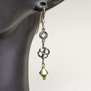 Boucles d&#39;oreilles pendantes celtiques faites main en étain avec cristaux Swarovski