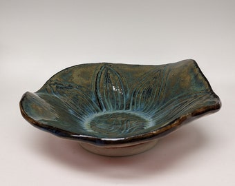 Handmade Sgraffito Ceramic Plate: Flower Design Pottery