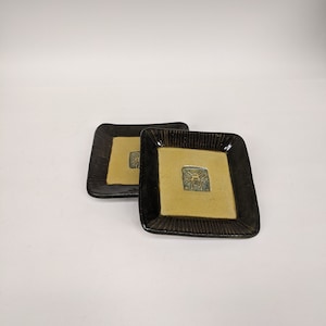 Small ceramic plates, small plate, pottery plate, small pottery plate, bee plate, bee, handmade plates, ceramics, pottery, handmade pottery
