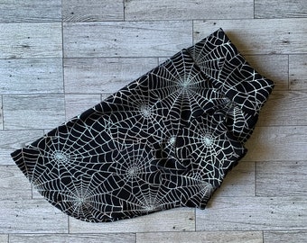 Koszulka z psem w kształcie pajęczyny na Halloween //