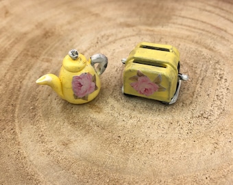 Toaster und Kanne Puppenhaus Miniatur 1:12 in rosa