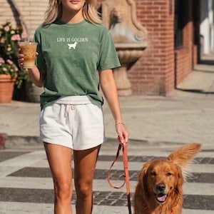 Camiseta Life Is Golden Retriever Comfort Colors® Golden Mama Golden Retriever Mom Camiseta Golden Mom Regalos para Retrievers Nueva mamá de perro Mantente Golden imagen 1
