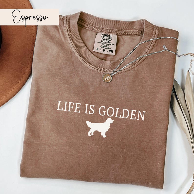 Camiseta Life Is Golden Retriever Comfort Colors® Golden Mama Golden Retriever Mom Camiseta Golden Mom Regalos para Retrievers Nueva mamá de perro Mantente Golden imagen 3