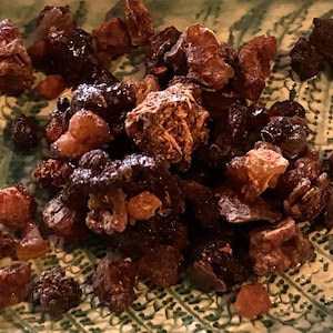 Myrrh Resin | Somalia | Commiphora Myrrha | Loose Incense for Ceremony, Ritual, Space Cleansing, Healing | Aromatic Medicinal Tree Sap Resin