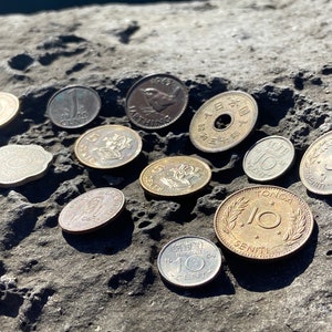 Collection of 12 Small Vintage International Coins / 1943-1978 / Tonga, Japan, Netherlands, Solomon Islands, India, Fiji, England
