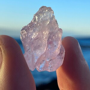 Rose Quartz Gem Quality Crystal - Compassion, Peace, Tenderness, Healing, Nourishment, Comfort, Unconditional Love, Compassion, Beauty
