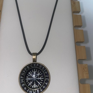 Men&#39;s Nordic Vegvisir Necklace - Viking Runes Compass Pendant Talisman - Norse Charm (Bronze)