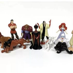 Disneys Heroes and Villians set of 10 plastic Cake Toppers