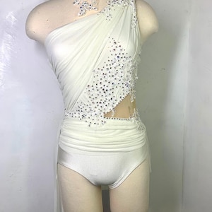 Elfenbein lyrisches Tanzkostüm, Tanzkostüm, Lyrisches Tanzkostüm nach Maß, Festival-Tanzkostüm, Tanzkostüm, Solo-Tanzkostüm
