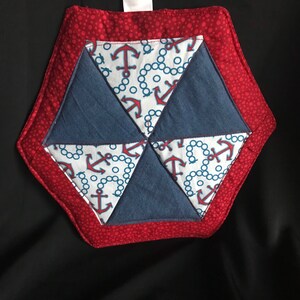 Blue anchor hexagon potholder