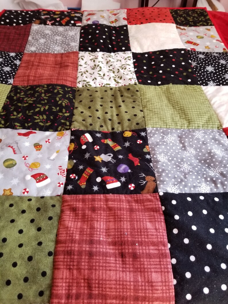 CHRISTMAS FLANNEL LAP Quilt Double Batting for Winter Warmth, Covers
