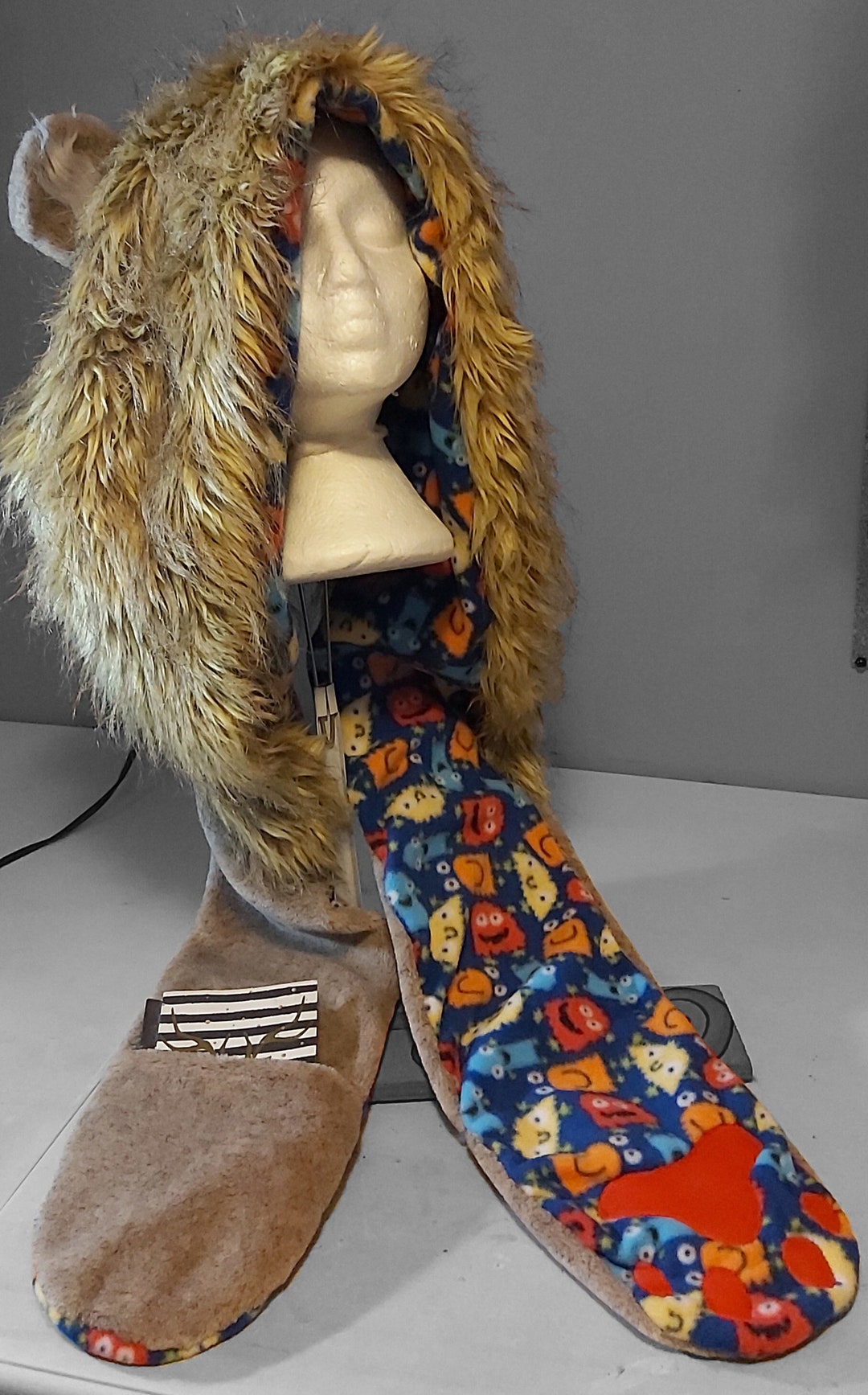 Animal Ear Hat lion Fleecelined Hooded Scarf With Pawshaped Pockets