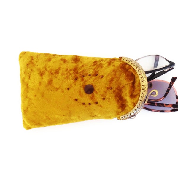 Double glasses case clasp, Mustard velour velvet padded retro eyeglass purse, Kiss lock frame beaded spectacle pouch, Clip sunglasses sleeve