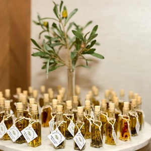 FREE SHIPPING 1oz Olive Oil Favors, Rosemary Wedding Birthday Olive Oil Favours, Infused Olive Oil, Unique Olive Oil Favours, Guest Gifts