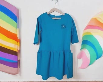 Hecho a mano Mädchen Kleid aus Baumwolle Minimalisttisches Kinderkleid Bequemes Altasgskleid Kinderkleidung Handgemacht Gr. 110cm