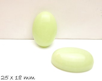 Cabochon de pierre précieuse, jade, 25 x 18 mm, jaune - vert