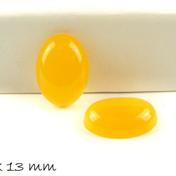 2 pcs cabochons, Yellow Jade, 18 x 13 mm