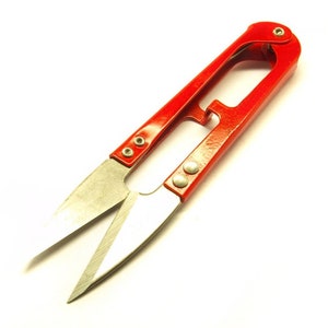 1 pc. red thread scissors