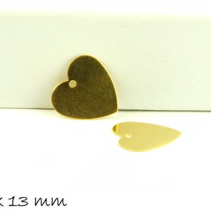 10 sztuk mosiężnych zawieszek-pieczątek serce złote 13 x 13 mm