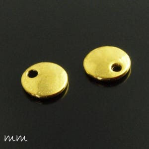 Colgante placa sello redonda dorada Ø 8 mm