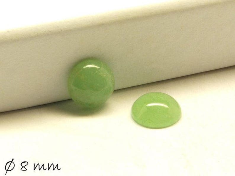 Gemstone Cabochons, green aventurine quartz, 8 mm image 1